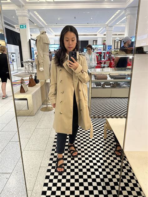 burberry trench coat chelsea vs kensington|burberry kensington trench coat women.